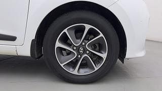 Used 2017 Hyundai Grand i10 [2017-2020] Sportz AT 1.2 Kappa VTVT Petrol Automatic tyres RIGHT FRONT TYRE RIM VIEW