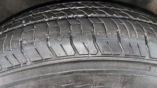 Used 2011 Maruti Suzuki Swift [2007-2011] VDi Diesel Manual tyres RIGHT FRONT TYRE TREAD VIEW