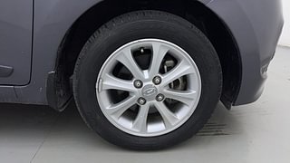 Used 2015 Hyundai Grand i10 [2013-2017] Asta AT 1.2 Kappa VTVT Petrol Automatic tyres RIGHT FRONT TYRE RIM VIEW