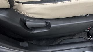 Used 2018 Maruti Suzuki Wagon R 1.0 [2015-2019] VXI+ AMT Petrol Automatic top_features Seat adjustment