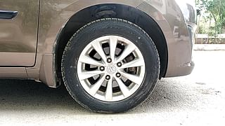Used 2015 Maruti Suzuki Ertiga [2015-2018] ZXI Petrol Manual tyres RIGHT FRONT TYRE RIM VIEW