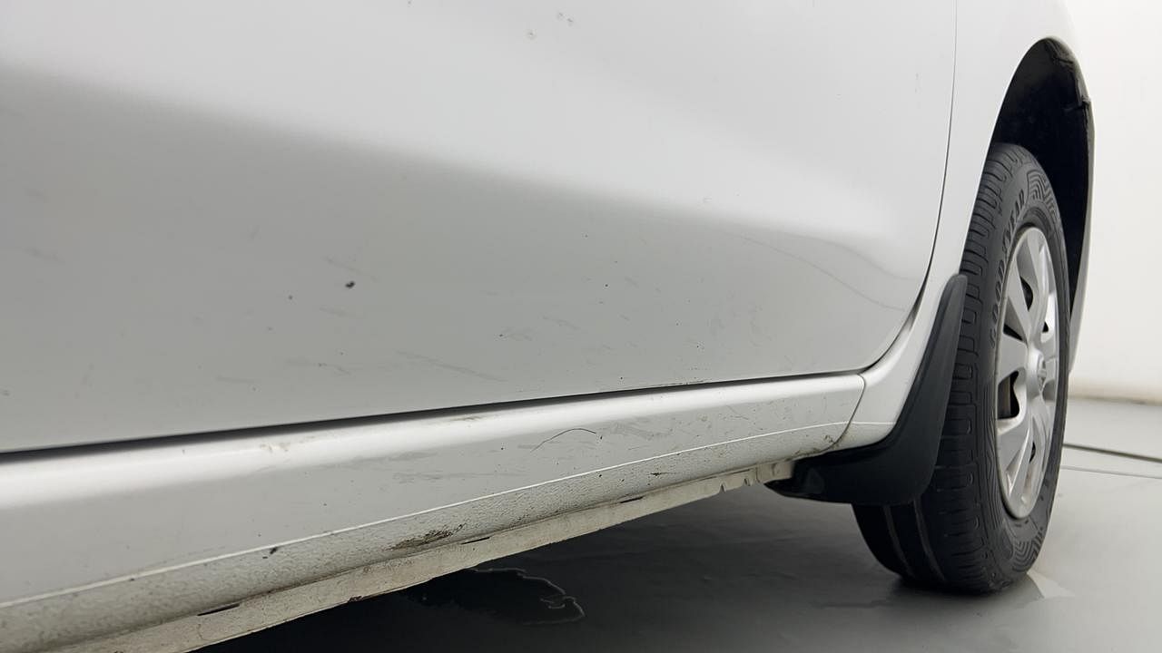 Used 2015 Nissan Micra Active [2012-2020] XV Petrol Manual dents MINOR SCRATCH