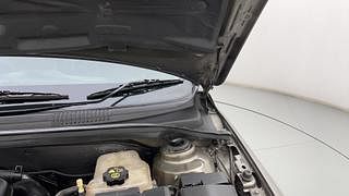 Used 2011 Chevrolet Cruze [2009-2017] LTZ Diesel Manual engine ENGINE LEFT SIDE HINGE & APRON VIEW