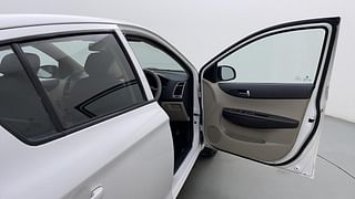 Used 2013 Hyundai i20 [2012-2014] Sportz 1.2 Petrol Manual interior RIGHT FRONT DOOR OPEN VIEW