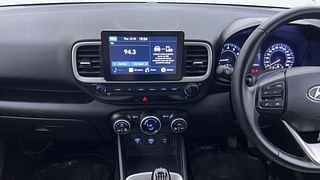 Used 2020 Hyundai Venue [2019-2022] SX 1.0  Turbo iMT Petrol Manual interior MUSIC SYSTEM & AC CONTROL VIEW