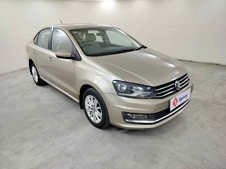 Used 2017 volkswagen Vento 1.5L Highline Diesel AT Diesel Automatic exterior RIGHT FRONT CORNER VIEW
