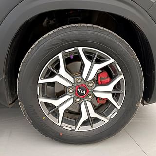 Used 2020 Kia Seltos GTX Plus Petrol Manual tyres RIGHT FRONT TYRE RIM VIEW