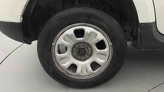 Used 2014 Renault Duster [2012-2015] 85 PS RxE Diesel Manual tyres RIGHT REAR TYRE RIM VIEW