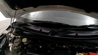 Used 2014 Maruti Suzuki Swift [2011-2017] VDi Diesel Manual engine ENGINE RIGHT SIDE HINGE & APRON VIEW