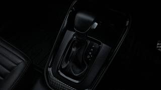 Used 2020 Kia Sonet GTX Plus 1.0 DCT Petrol Automatic interior GEAR  KNOB VIEW