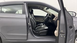 Used 2017 Hyundai Elite i20 [2017-2018] Magna Executive 1.2 Petrol Manual interior RIGHT SIDE FRONT DOOR CABIN VIEW