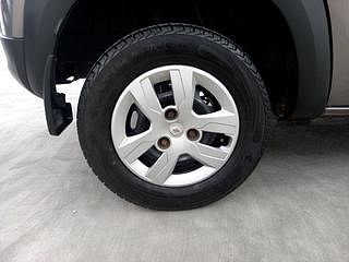 Used 2019 Renault Kwid [2015-2019] RXT Opt Petrol Manual tyres RIGHT REAR TYRE RIM VIEW