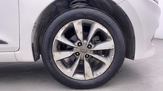 Used 2016 Hyundai Elite i20 [2014-2018] Asta 1.2 (O) Petrol Manual tyres RIGHT FRONT TYRE RIM VIEW