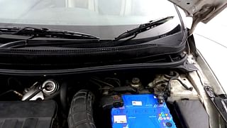 Used 2014 Hyundai Verna [2011-2015] Fluidic 1.6 CRDi SX Diesel Manual engine ENGINE LEFT SIDE HINGE & APRON VIEW