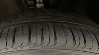 Used 2017 Volkswagen Polo [2015-2019] Comfortline 1.2L (P) Petrol Manual tyres RIGHT FRONT TYRE TREAD VIEW