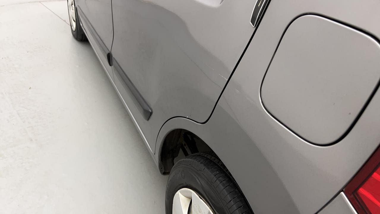 Used 2017 Maruti Suzuki Wagon R 1.0 [2013-2019] LXi CNG Petrol+cng Manual dents MINOR SCRATCH