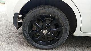 Used 2015 Nissan Micra [2013-2020] XV CVT Petrol Manual tyres RIGHT REAR TYRE RIM VIEW