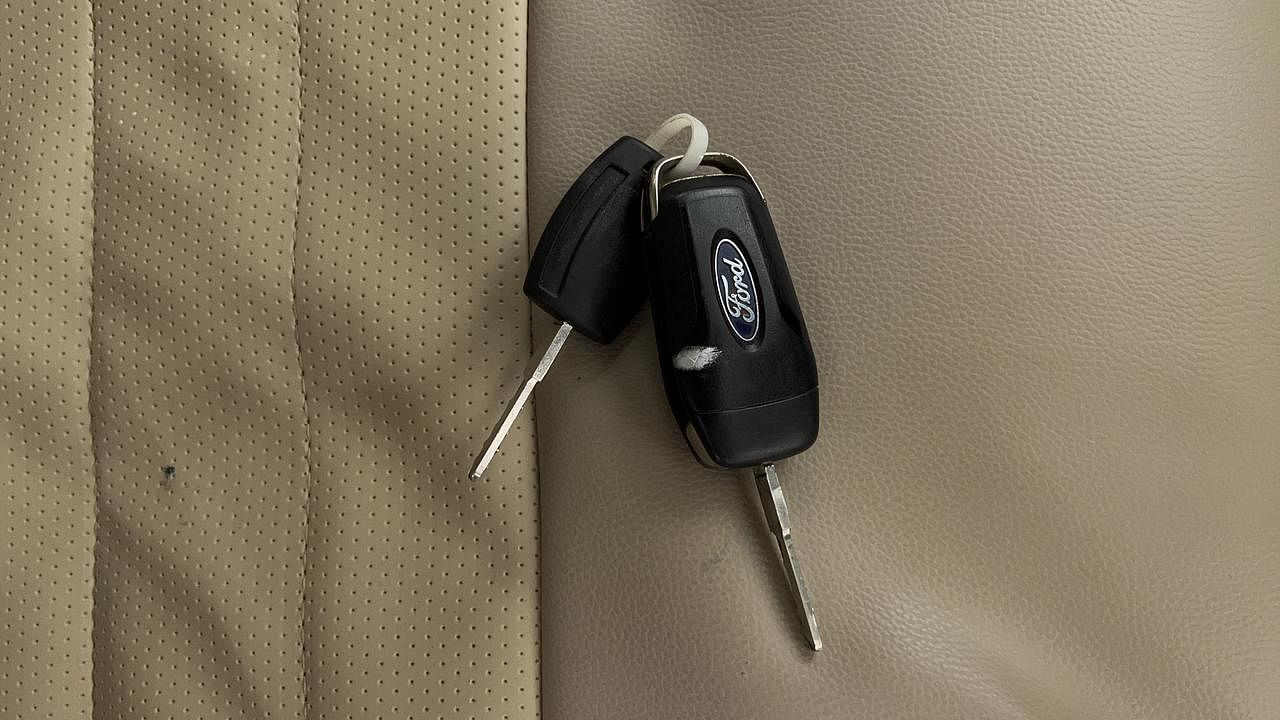 Used 2017 Ford Figo Aspire [2015-2019] Titanium 1.2 Ti-VCT Petrol Manual extra CAR KEY VIEW