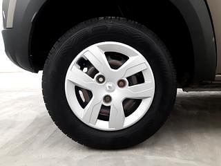 Used 2017 Renault Kwid [2015-2019] 1.0 RXT AMT Opt Petrol Automatic tyres RIGHT REAR TYRE RIM VIEW