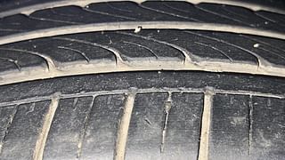 Used 2013 Nissan Sunny [2011-2014] XV Petrol Manual tyres RIGHT FRONT TYRE TREAD VIEW