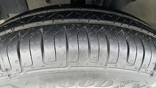 Used 2017 Renault Kwid [2015-2019] RXL Petrol Manual tyres LEFT FRONT TYRE TREAD VIEW