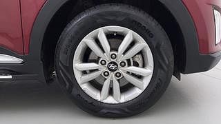 Used 2015 Hyundai Creta [2015-2018] 1.6 SX Plus Dual Tone Petrol Petrol Manual tyres RIGHT FRONT TYRE RIM VIEW