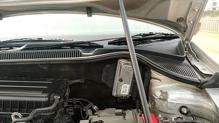 Used 2012 Volkswagen Vento [2010-2015] Comfortline Petrol Petrol Manual engine ENGINE LEFT SIDE HINGE & APRON VIEW