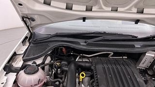 Used 2019 Volkswagen Polo [2018-2022] Comfortline 1.0L (P) Petrol Manual engine ENGINE RIGHT SIDE HINGE & APRON VIEW