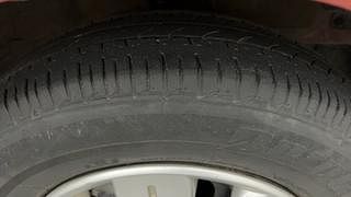 Used 2010 Hyundai i10 [2007-2010] Sportz 1.2 Petrol Petrol Manual tyres RIGHT FRONT TYRE TREAD VIEW