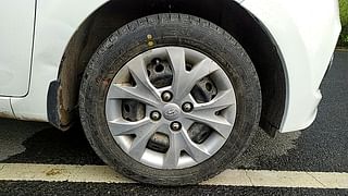 Used 2014 Hyundai Grand i10 [2013-2017] Magna 1.2 Kappa VTVT Petrol Manual tyres RIGHT FRONT TYRE RIM VIEW