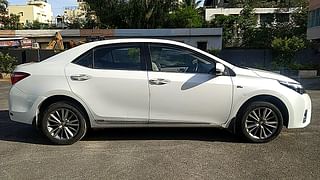 Used 2015 Toyota Corolla Altis [2008-2011] VL AT Petrol Petrol Automatic exterior RIGHT SIDE VIEW