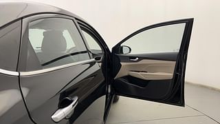 Used 2019 Hyundai Verna [2017-2020] 1.6 VTVT SX (O) Petrol Manual interior RIGHT FRONT DOOR OPEN VIEW