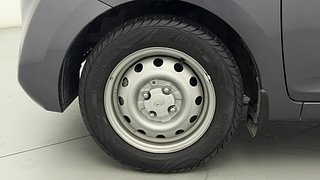 Used 2018 Hyundai Eon [2011-2018] Era + Petrol Manual tyres LEFT FRONT TYRE RIM VIEW