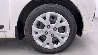 Used 2014 Hyundai Grand i10 [2013-2017] Sportz 1.1 CRDi Diesel Manual tyres RIGHT FRONT TYRE RIM VIEW
