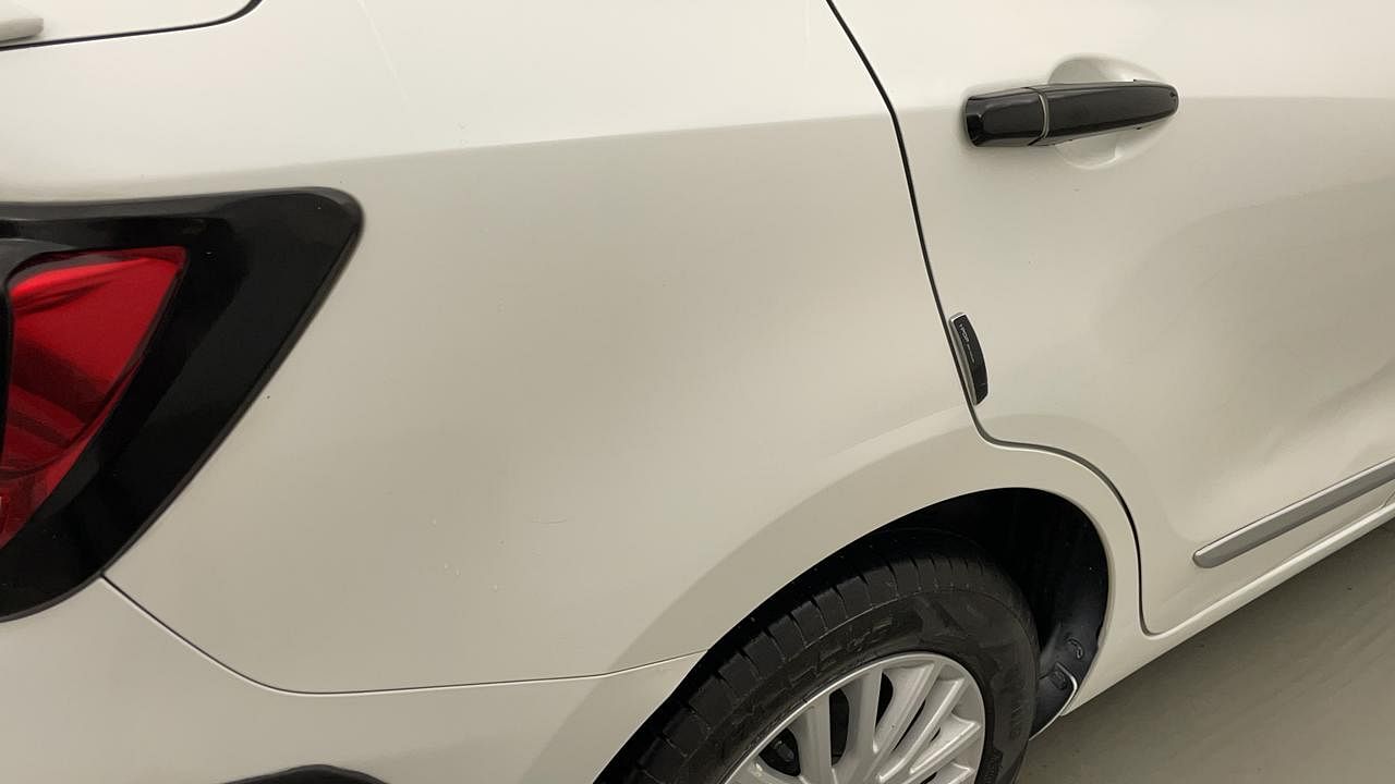 Used 2022 maruti-suzuki Dzire ZXI Petrol Manual dents MINOR DENT