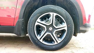 Used 2017 Maruti Suzuki Vitara Brezza [2016-2020] VDi (O) Diesel Manual tyres RIGHT FRONT TYRE RIM VIEW