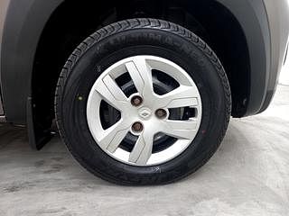 Used 2019 Renault Kwid [2015-2019] RXT Opt Petrol Manual tyres RIGHT FRONT TYRE RIM VIEW