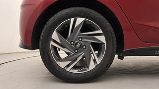 Used 2021 Hyundai New i20 Asta (O) 1.2 MT Petrol Manual tyres RIGHT REAR TYRE RIM VIEW