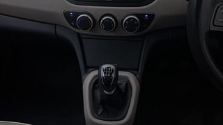 Used 2014 Hyundai Xcent [2014-2017] S Diesel Diesel Manual interior GEAR  KNOB VIEW