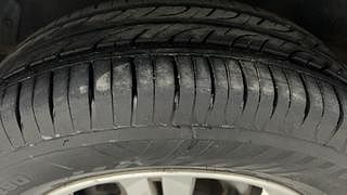 Used 2011 Hyundai i20 [2008-2012] Asta 1.2 Petrol Manual tyres LEFT FRONT TYRE TREAD VIEW