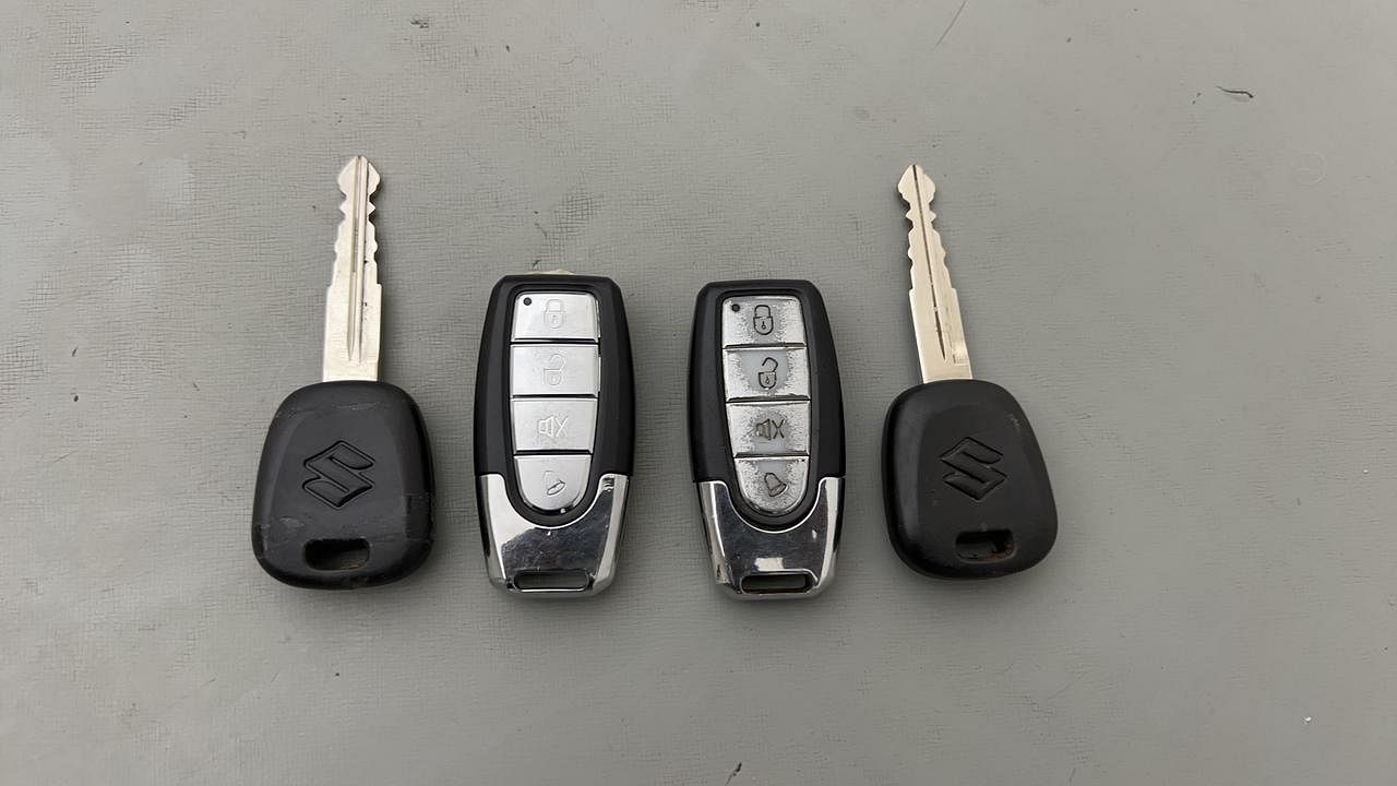 Used 2022 Maruti Suzuki Swift LXI Petrol Manual extra CAR KEY VIEW