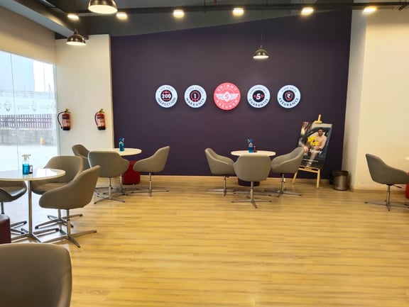 Spinny Car Hub, Gaur City, Noida