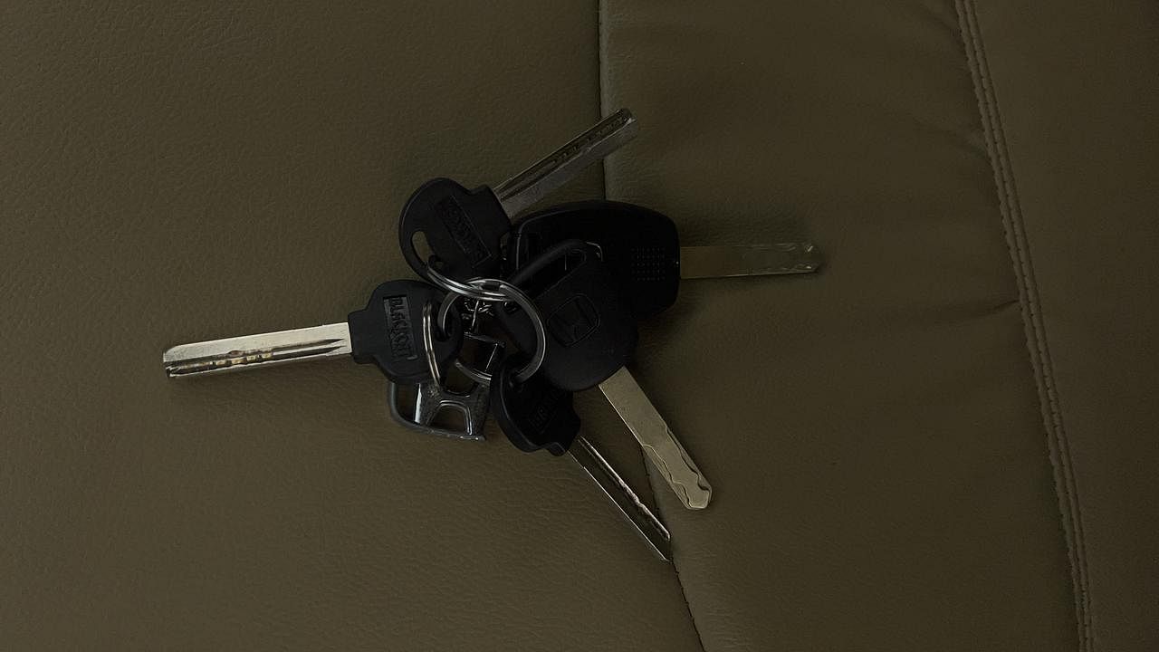 Used 2015 Honda Amaze [2013-2016] 1.2 VX i-VTEC Petrol Manual extra CAR KEY VIEW