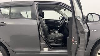 Used 2016 Maruti Suzuki Swift [2011-2017] ZXi Petrol Manual interior RIGHT SIDE FRONT DOOR CABIN VIEW