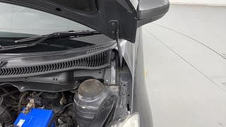 Used 2016 Maruti Suzuki Swift [2014-2017] LXI (O) Petrol Manual engine ENGINE LEFT SIDE HINGE & APRON VIEW