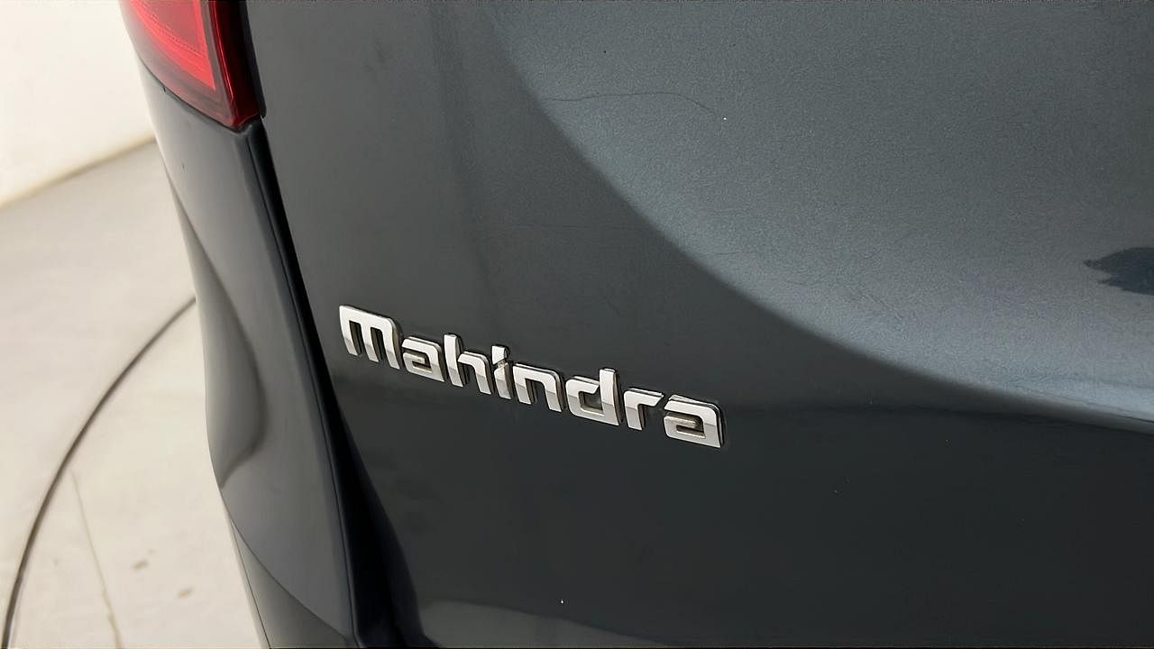 Used 2018 Mahindra Marazzo M6 Diesel Manual dents MINOR SCRATCH