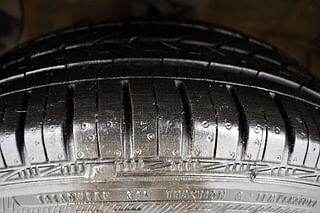 Used 2018 Hyundai Grand i10 [2013-2017] Magna 1.2 Kappa VTVT Petrol Manual tyres LEFT FRONT TYRE TREAD VIEW