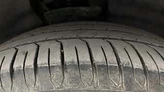 Used 2018 Volkswagen Tiguan [2017-2020] Highline TDI Diesel Automatic tyres RIGHT FRONT TYRE TREAD VIEW
