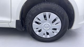 Used 2014 Maruti Suzuki Swift [2011-2017] VDi Diesel Manual tyres RIGHT FRONT TYRE RIM VIEW