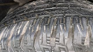 Used 2013 Renault Duster [2012-2015] 110 PS RxZ 4x2 MT Diesel Manual tyres RIGHT REAR TYRE TREAD VIEW